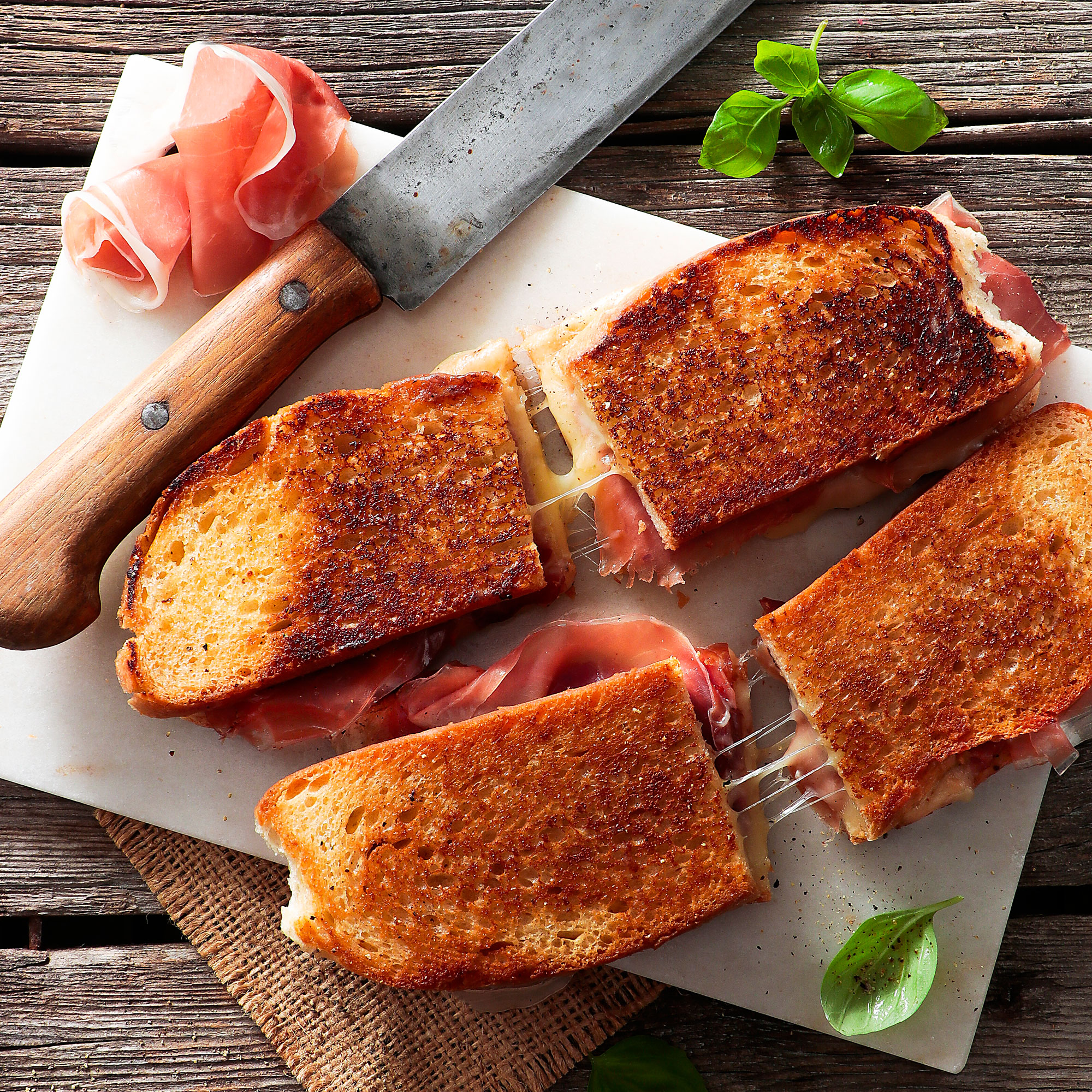 Grilled Taleggio cheese and Prosciutto di Parma | Consorzio del Prosciutto di Parma
