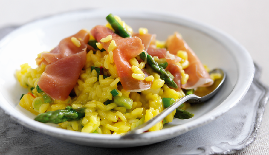 Risotto allo zafferano con Prosciutto di Parma, Asparagi e Parmigiano